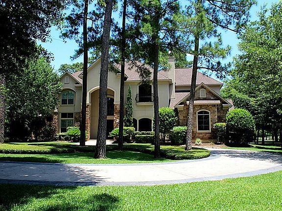 This 1.61 acre property on the Palmer course has a truly incredible lot!