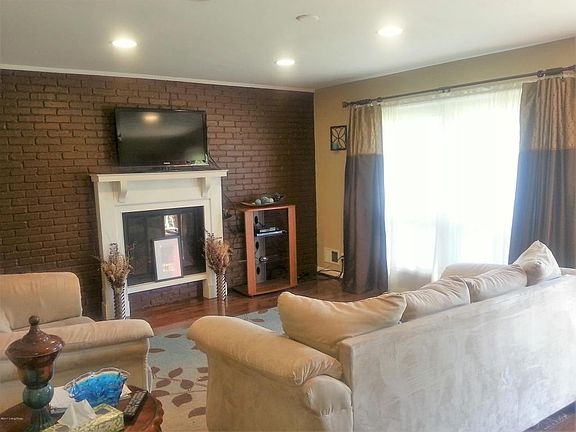 2nd image of 3101 Mid Dale Ln