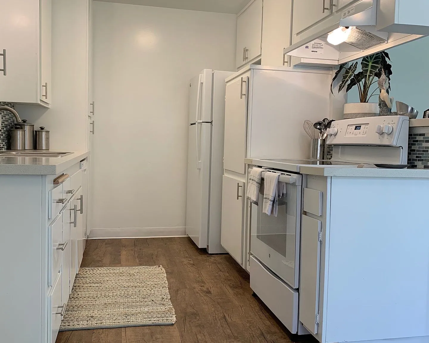 Armada Apartments — Photo 2