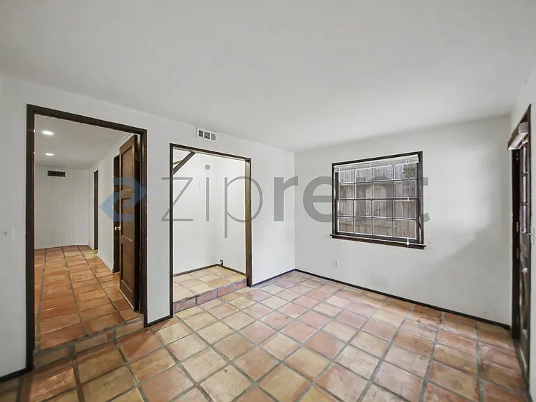 2504 Palm Ave — Photo 21