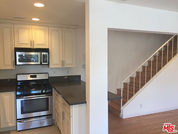 5th image of 3603 S Mentone Ave #1