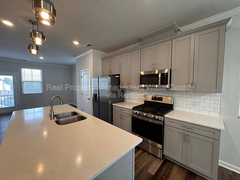 410 Odham Ln — Photo 33