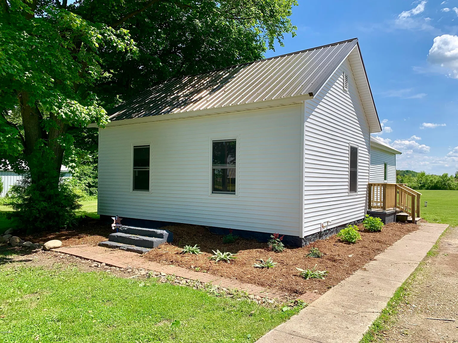 5046 Coats Grove Rd photo 1