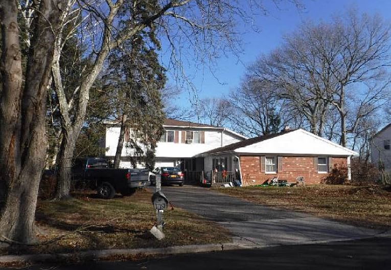 2nd image of 17 Whitney Ln