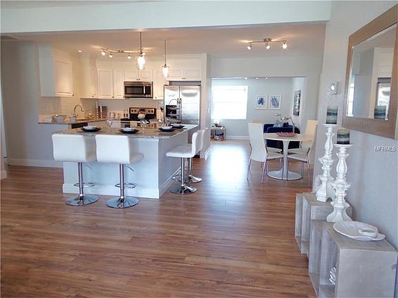 4th image of 1851 Dawn Dr