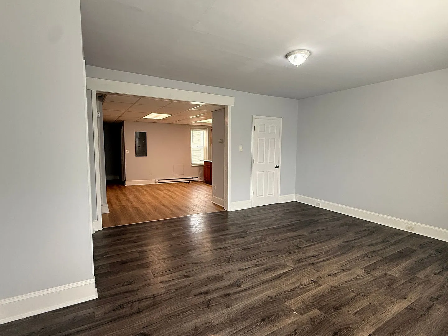 585 East Chestnut Street — Photo 3