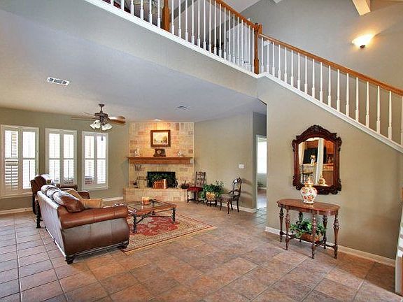 3rd image of 10121 High Dr