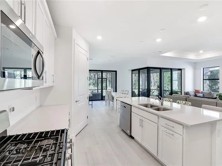 10439 Ventana Ln — Photo 8