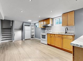 33 Robbinstone Dr #Basement, Toronto, ON M1B 2C4