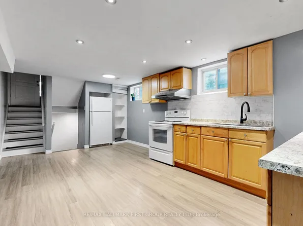 33 Robbinstone Dr #Basement, Toronto, ON M1B 2C4
