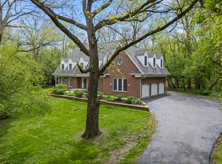 3 Spring Ln, Barrington, IL 60010