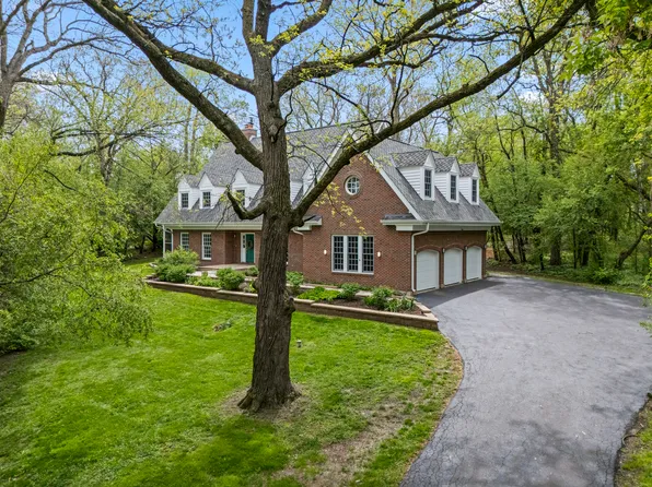 3 Spring Ln, Barrington, IL 60010