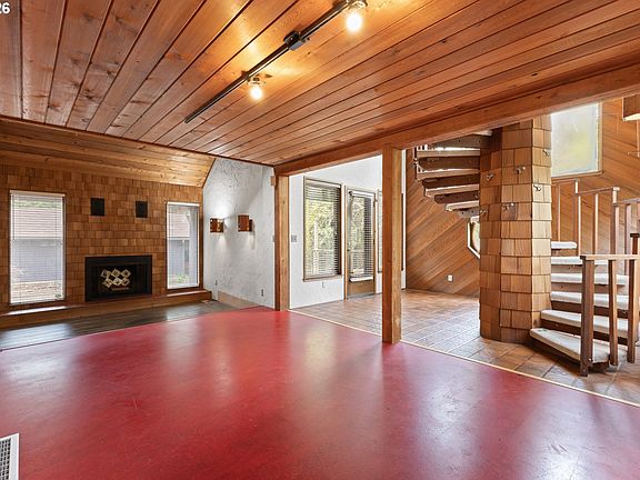 3rd image of 4620 SE Aldercrest Rd