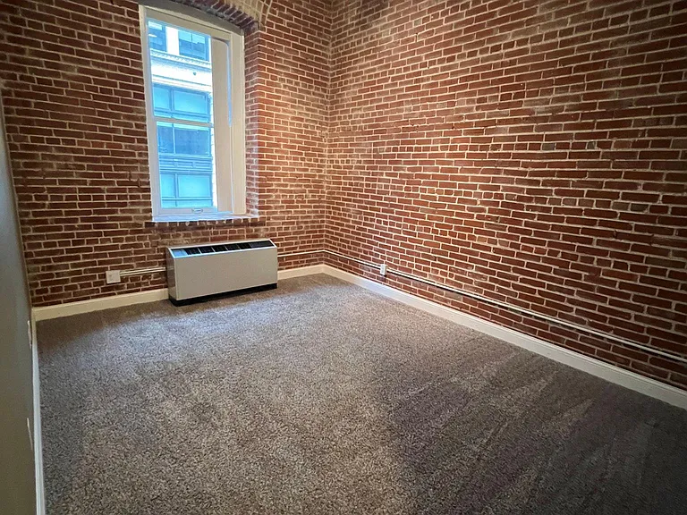 308 W 8th St #215 — Photo 12