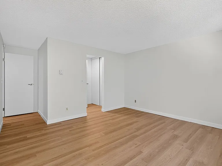 Lawton Park Villas- One month free- 2 Bed / 2 Bath Space to Live, Room to Breathe, All Yours. Mag... — Photo 31