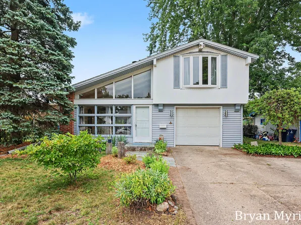 202 E 25th St, Holland, MI 49423