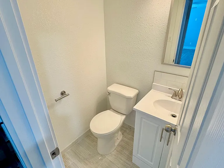 10426 Reymouth Ave — Photo 14