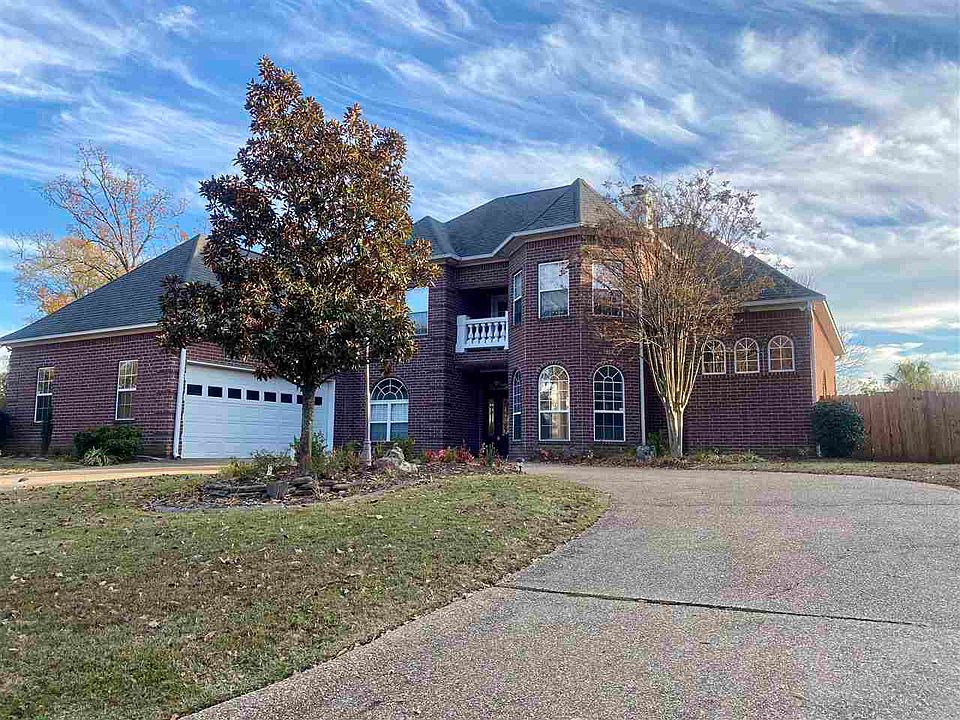 1st image of 31 Briarwood Cir