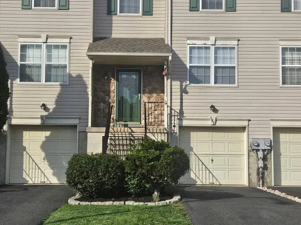 163 Strawberry Ln, Perkasie, PA 18944