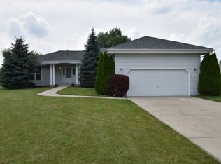 135 Amanda Ct, Mukwonago, WI 53149