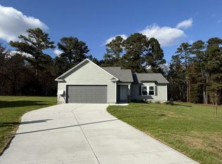 60 Holly Grove Ln, Lillington, NC 27546