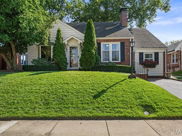 8528 Douglas Ct, Saint Louis, MO 63144