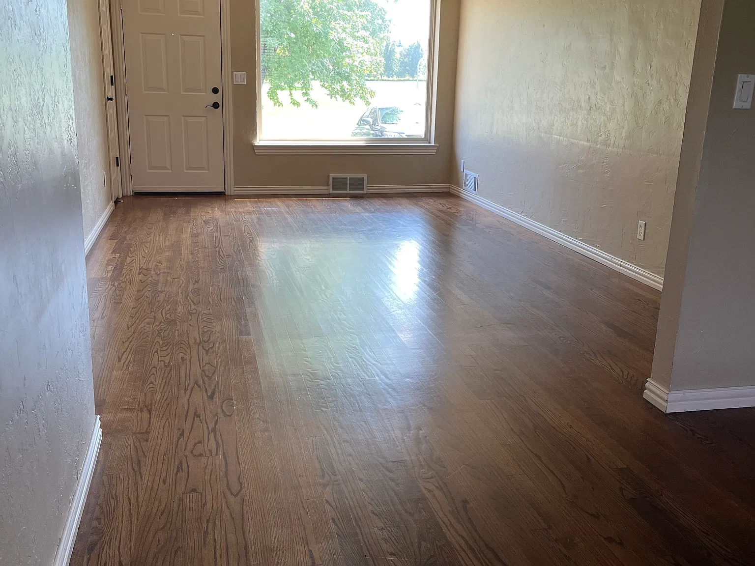2 bed, 900 sqft, $1,350 — Photo 4