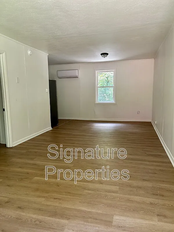 1 bed, 1.0 bath, $750 — Photo 2