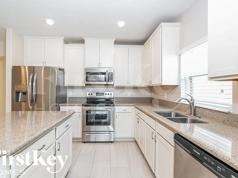 1051 Peta Way — Photo 6