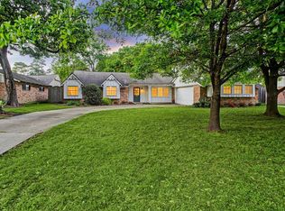 10158 Whiteside Ln, Houston, TX 77043