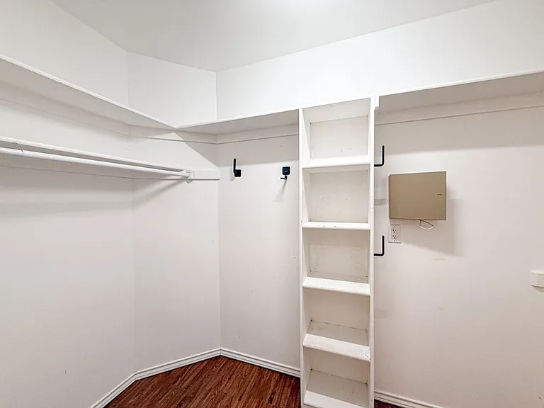 8902 Bayshore Ln — Photo 14