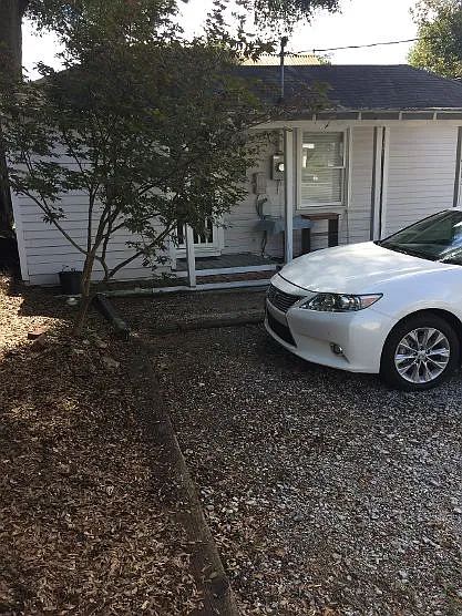 Studio, 1800 sqft, $850 — Photo 2