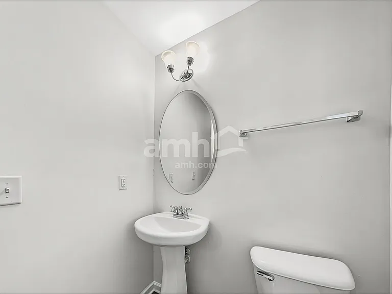 416 Magna Dr — Photo 8