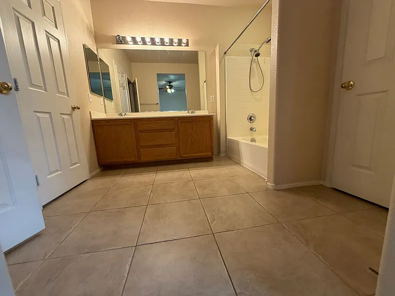6420 Casamar St — Photo 25