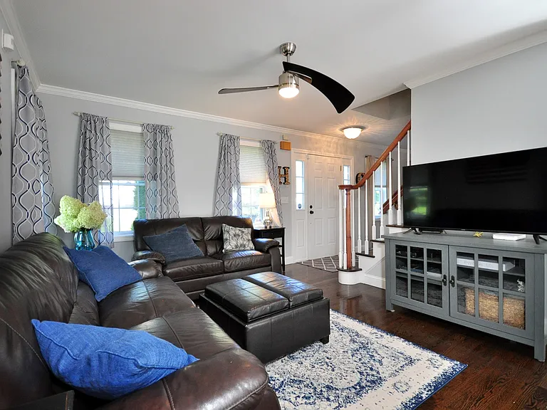 100 Ford Ln — Photo 6