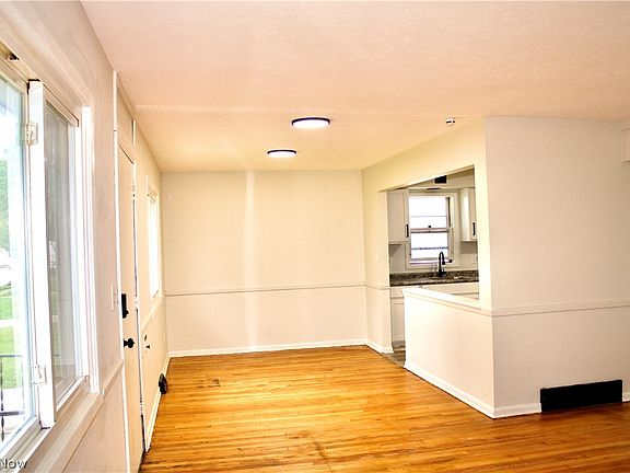 5th image of 21506 Kenyon Dr