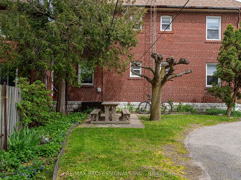 308 Jane St #MAIN — Photo 22