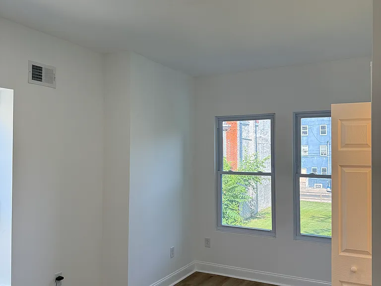 2235 N Van Pelt St — Photo 31