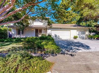 2530 Brookhaven Dr, Santa Rosa, CA 95405