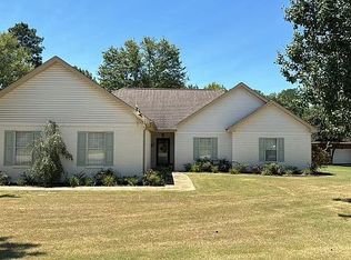 105 Fox Dr, Fulton, MS 38843