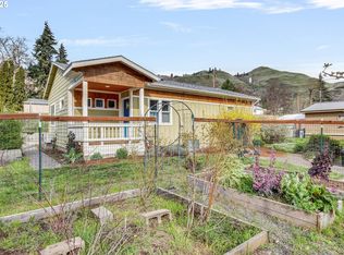 419 State St, Lyle, WA 98635