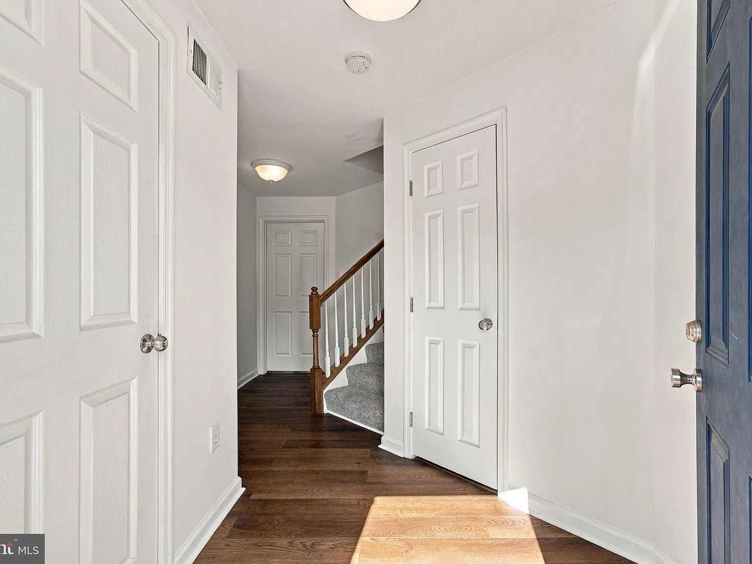 3 bed, 2.5 bath, 1760 sqft, $2,300 — Photo 3