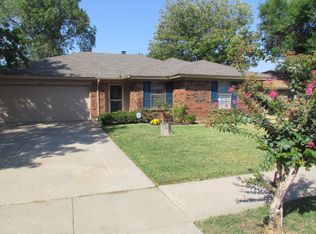 6433 Loma Vista Dr, Watauga, TX 76148