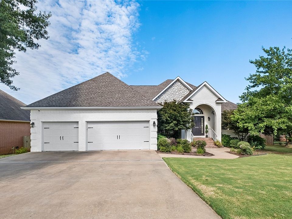 1st image of 2035 N Bridgeport Dr