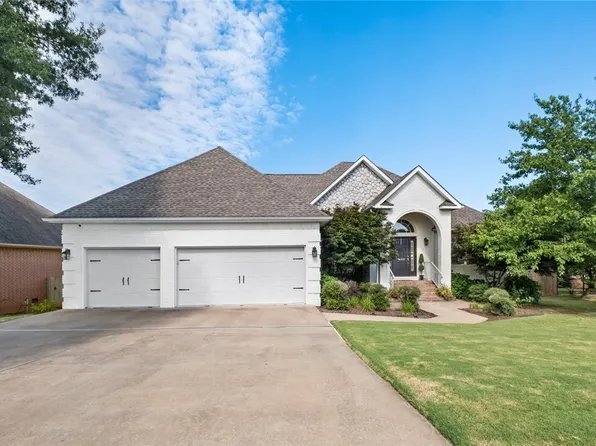 2035 N Bridgeport Dr, Fayetteville, AR 72704