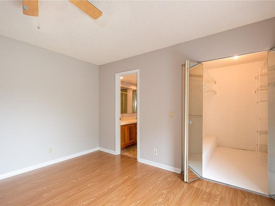 1st image of 2576 N Lakeview Court