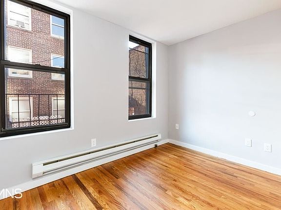 5th image of 338 W 49th St APT 5RE
