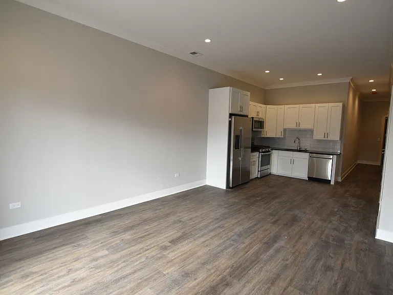927 W. Irving Park — Photo 40