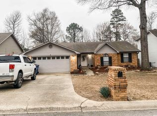 147 Rolling Oaks Dr, Maumelle, AR 72113