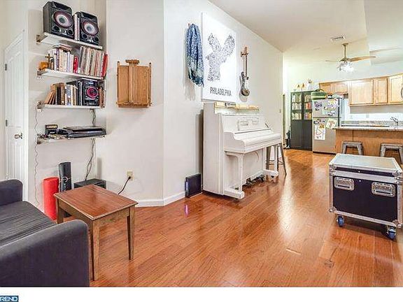 3rd image of 1624 South St #2